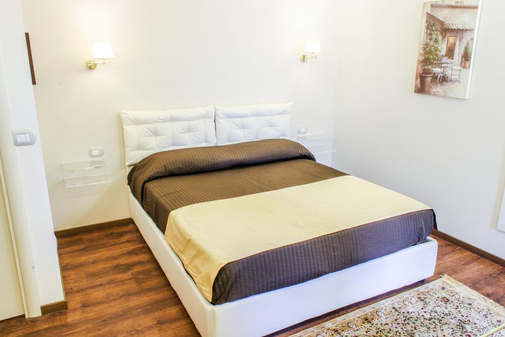 ريجّو دي كالابريا 96 Guest House الغرفة الصورة