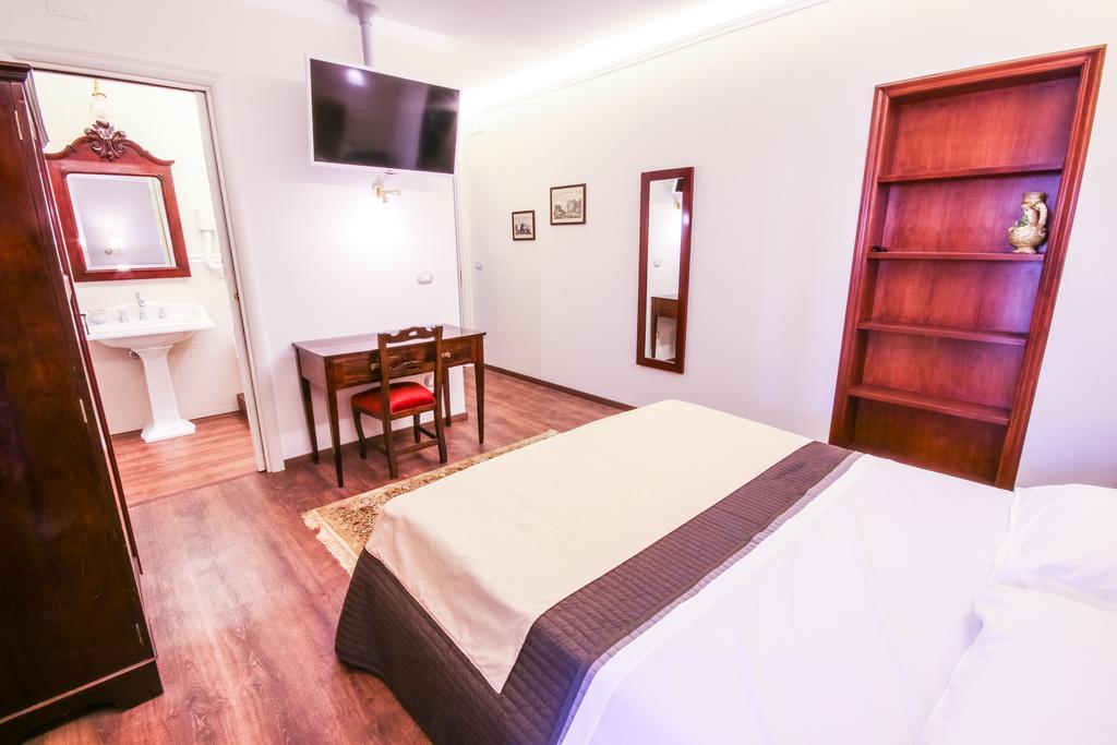 ريجّو دي كالابريا 96 Guest House الغرفة الصورة